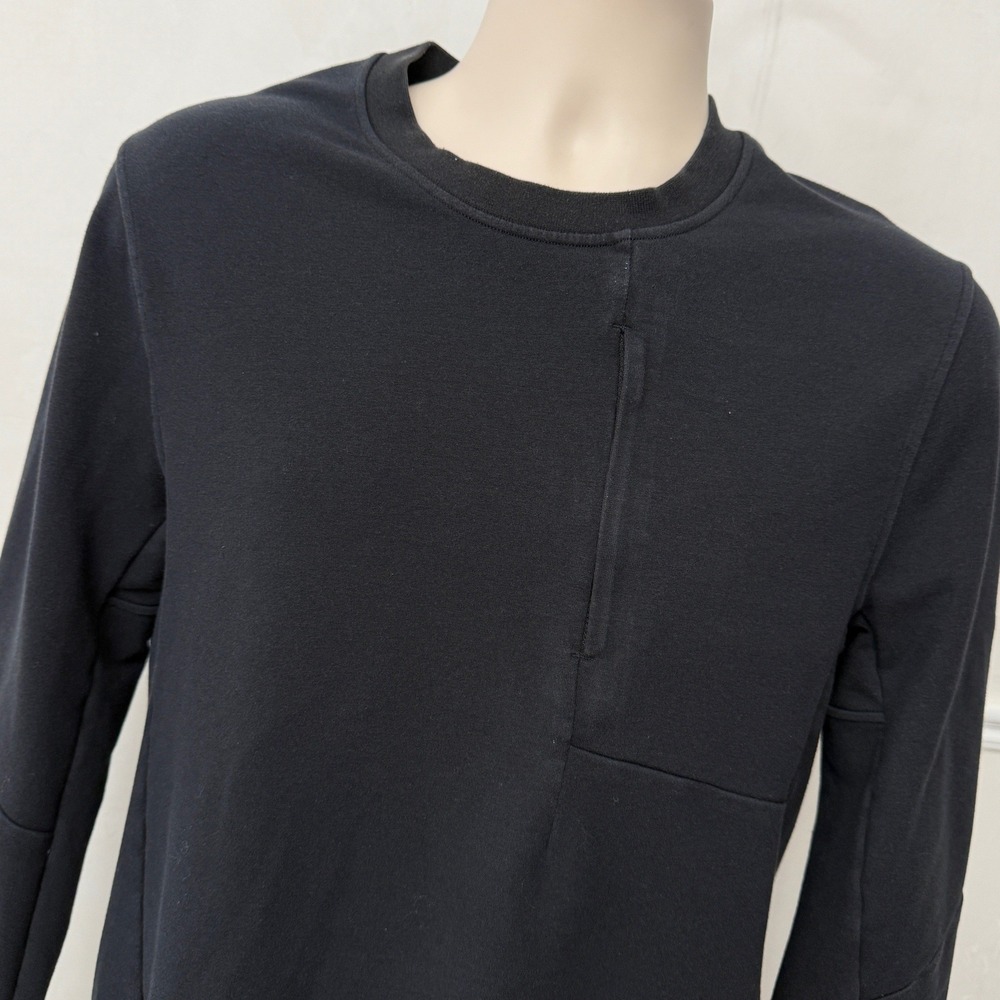 Lululemon Mens Black Crewneck Sweatshirt Zippered Chest Pocket Size S Long Sleev